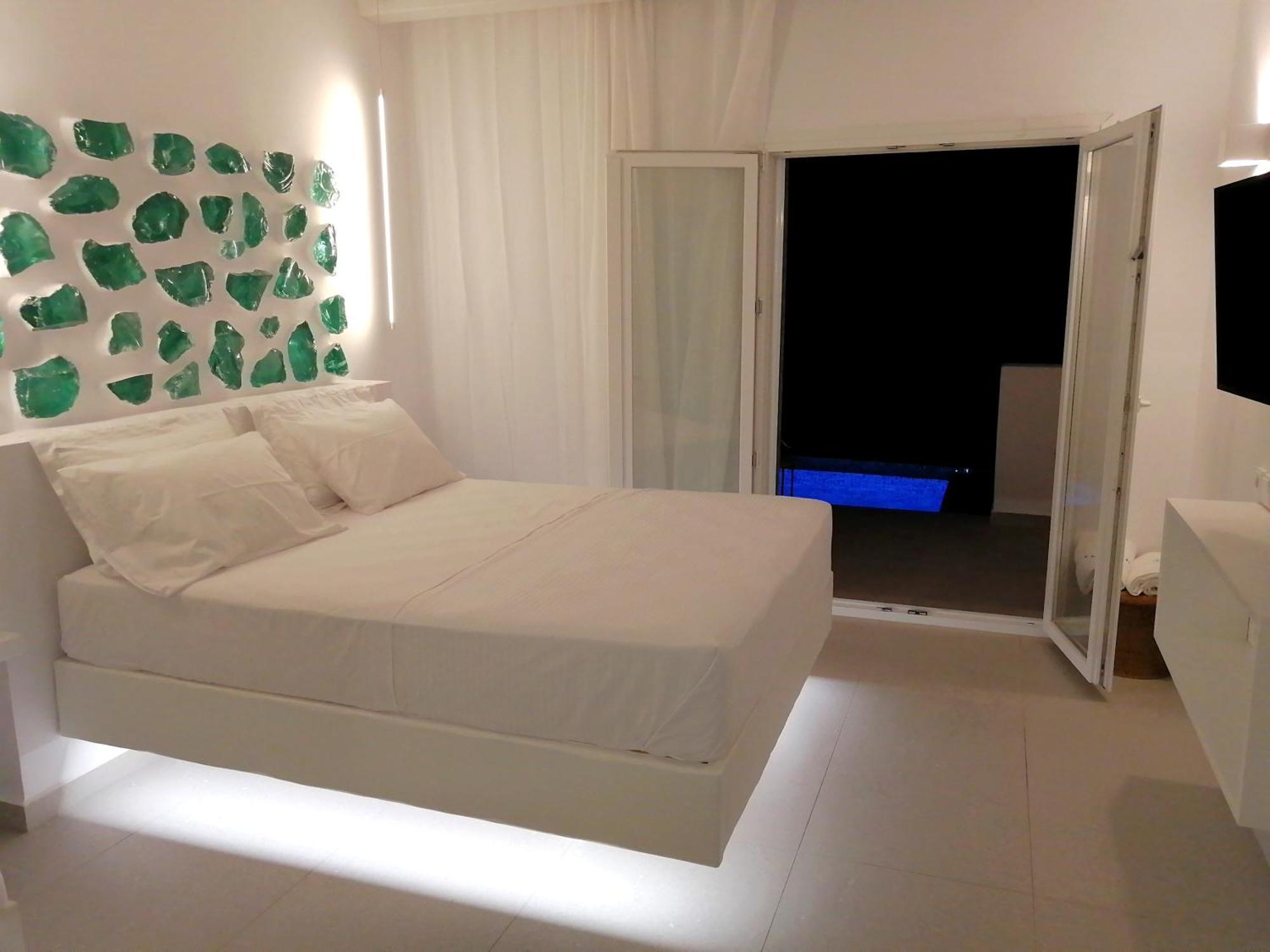 Enilion Luxury Suites Kyra Panagia エクステリア 写真