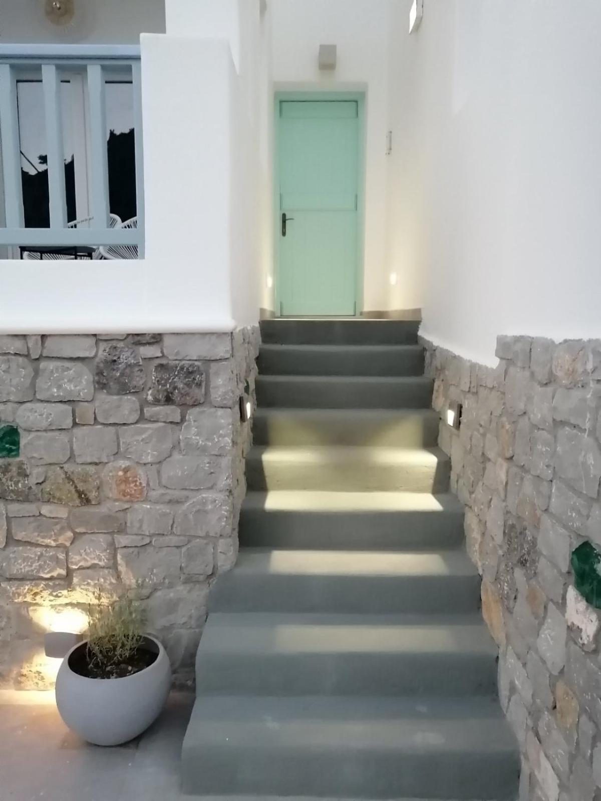 Enilion Luxury Suites Kyra Panagia エクステリア 写真
