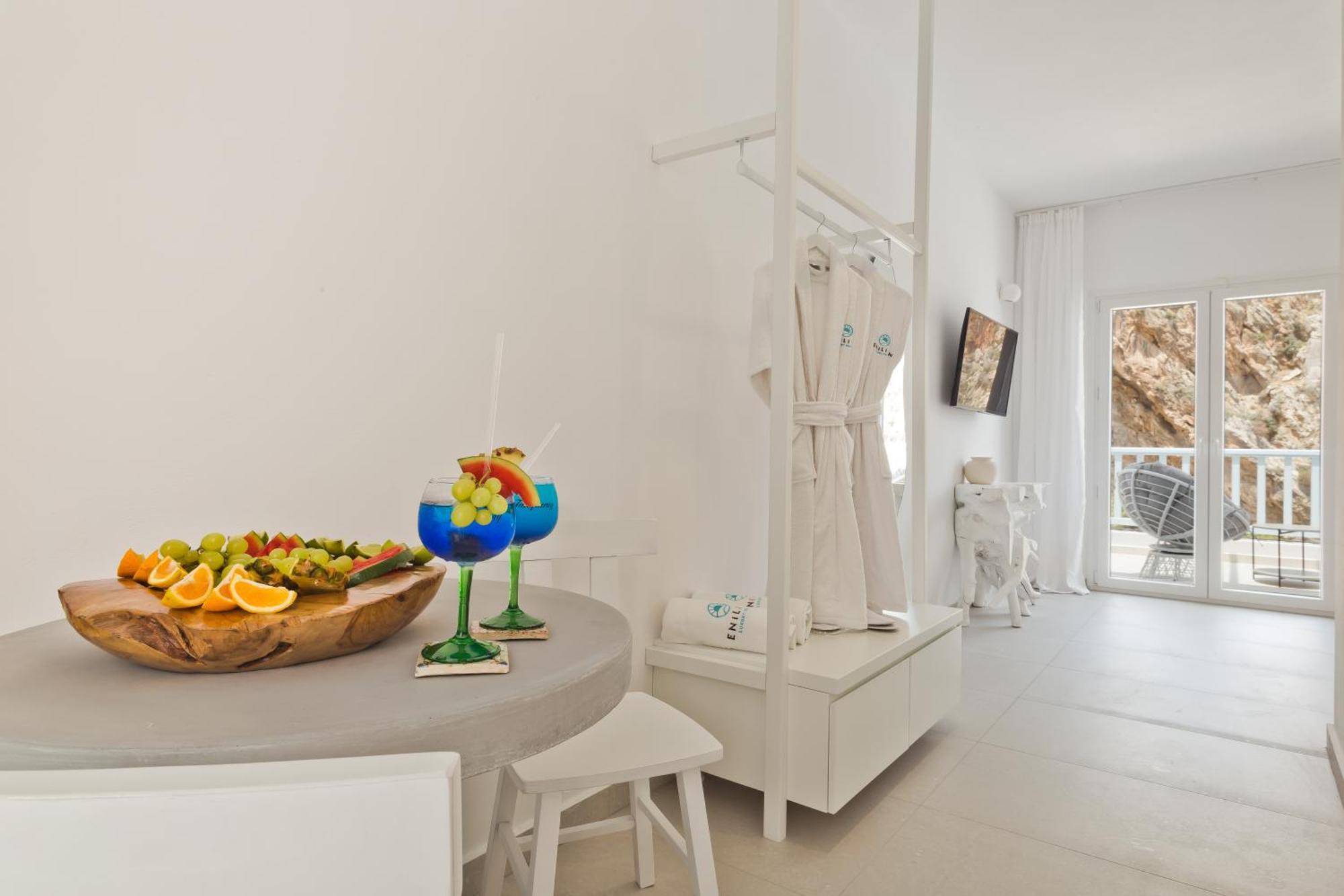 Enilion Luxury Suites Kyra Panagia エクステリア 写真