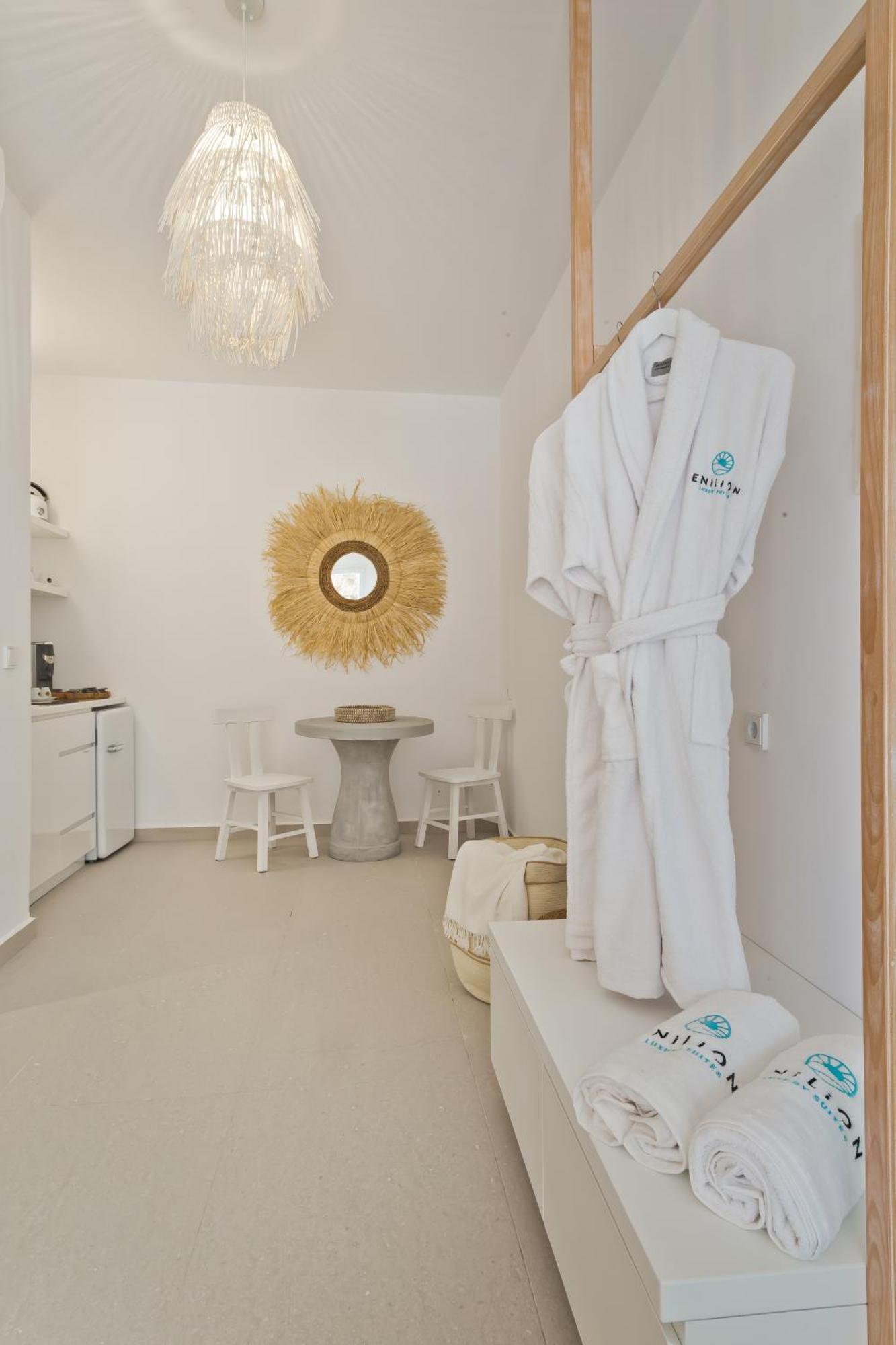 Enilion Luxury Suites Kyra Panagia エクステリア 写真