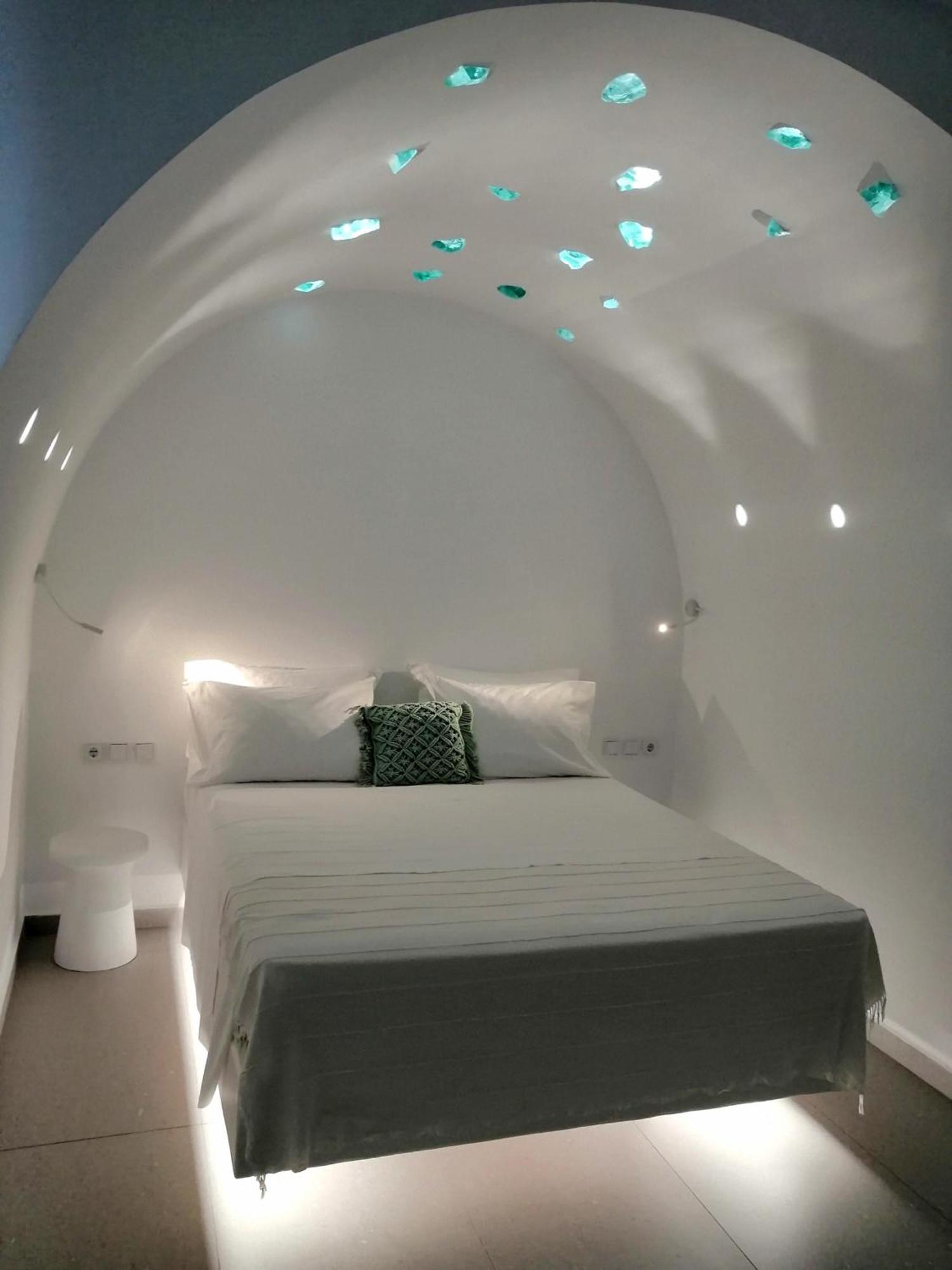 Enilion Luxury Suites Kyra Panagia エクステリア 写真